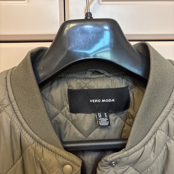 Vera Moda light weight fall/spring jacket size M - Picture 3 of 4